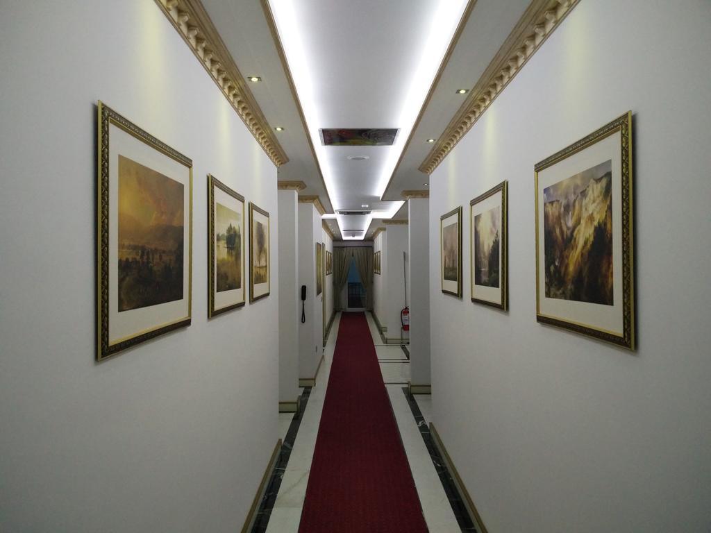 Hotel Mustang Tirana Exteriér fotografie