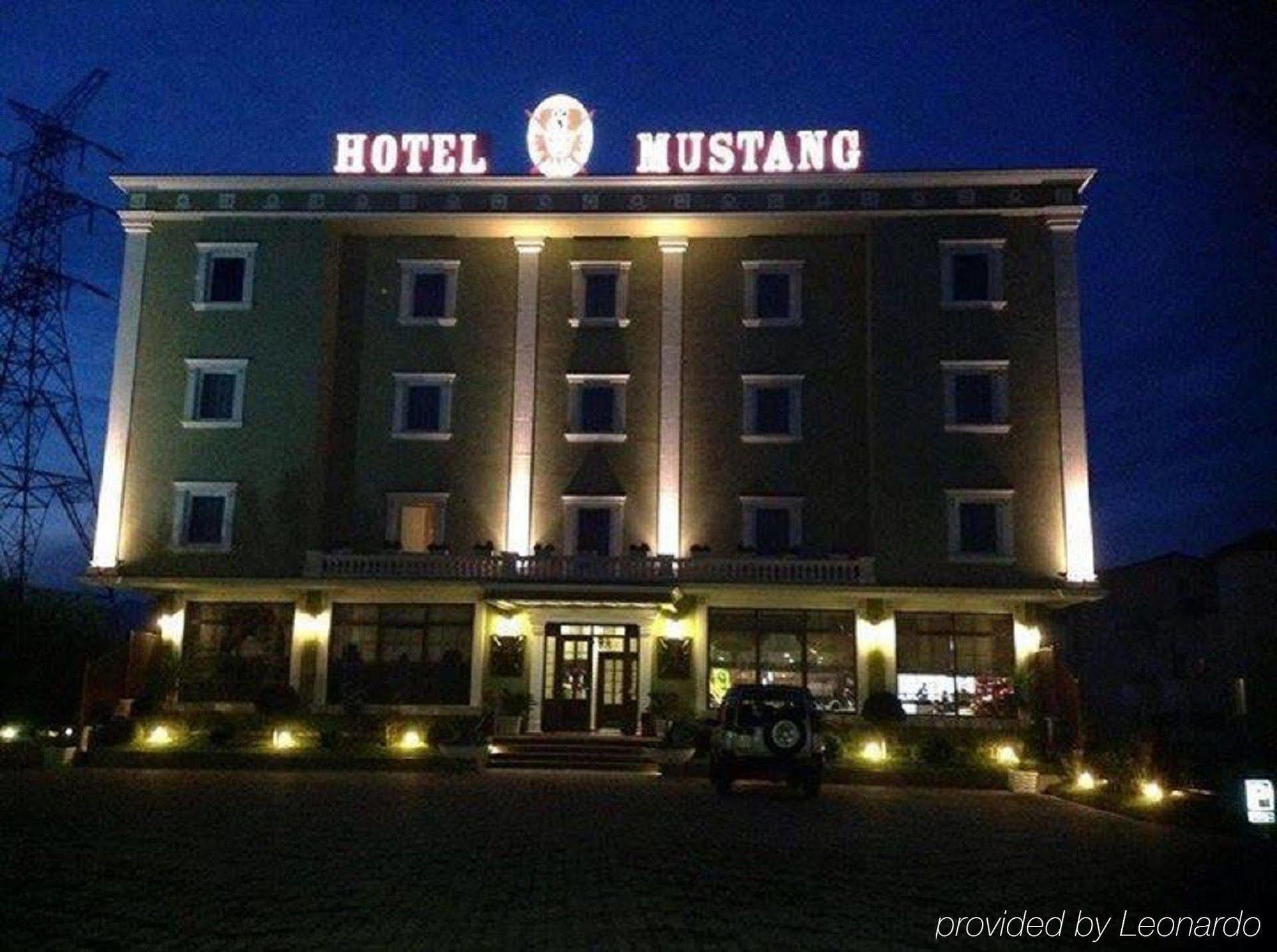 Hotel Mustang Vasqarr Exteriér fotografie