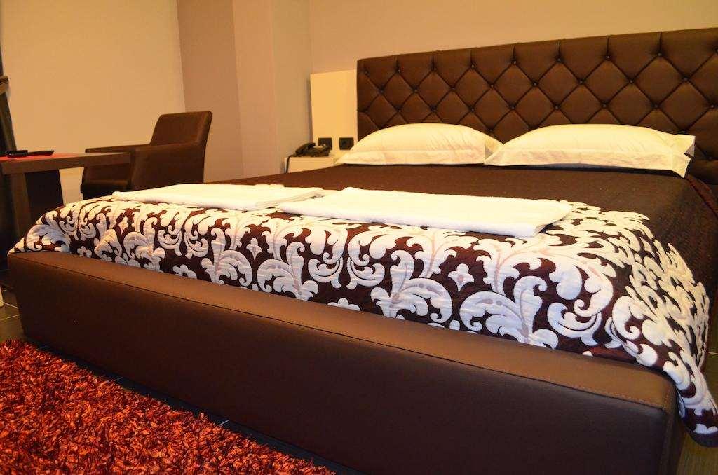 Hotel Mustang Vasqarr Pokoj fotografie